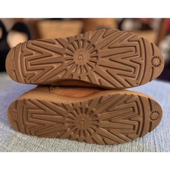 UGG Sheepskin Studded Boots sz 6 - Picture 3 of 4